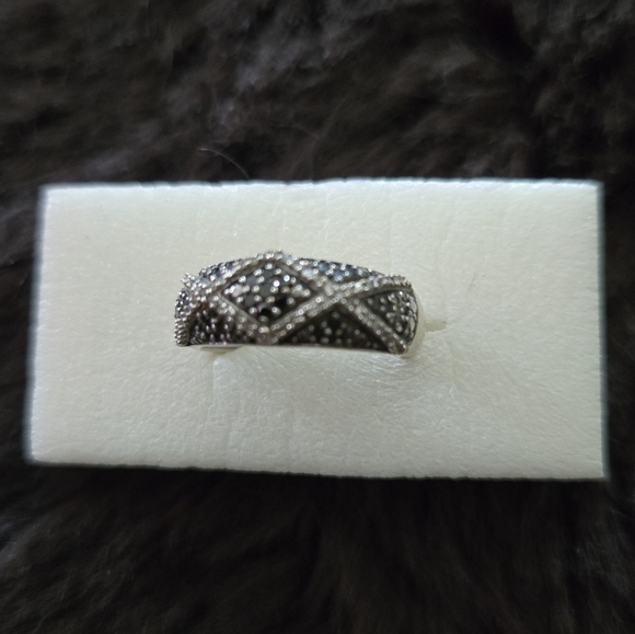 10k Gold Black & White Diamond Dome Ring - Picture 2 of 6